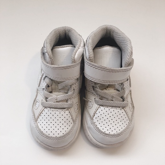 kids velcro tennis shoes